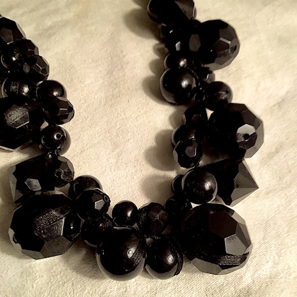 STATEMENT NECKLACE BLACK - Picture 2 of 4